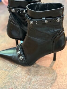 ZARA Black Pointed Toe Studded Ankle Boots - Women SZ 39